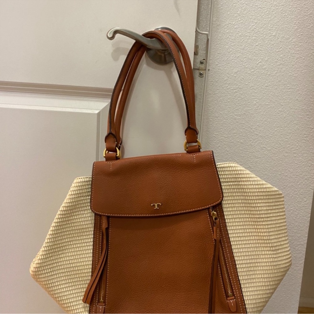 LIKE NEW Tory Burch Half Moon Straw Tote Bag